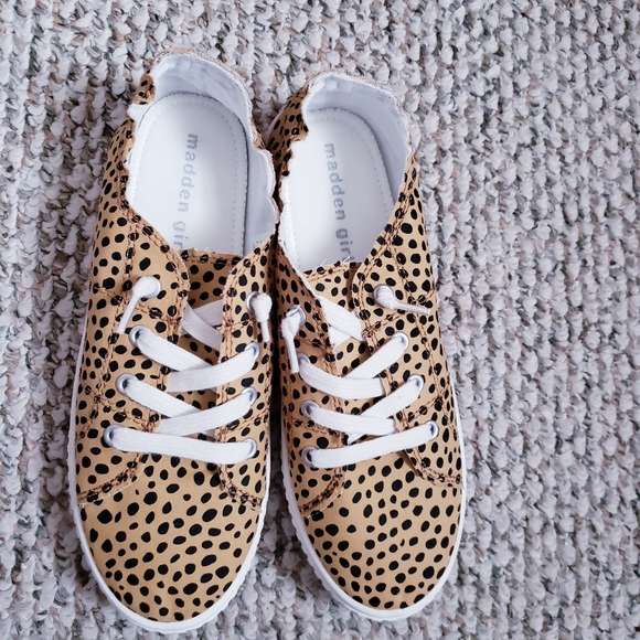 Madden Girl Sneaker - Picture 4 of 6